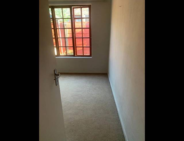 2 BEDROOM HOUSE FOR SALE IN THERESAPARK